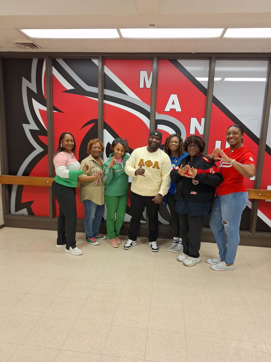 It’s D9 and College Colors Day in <a href="/kcpublicschools/">KCPS</a>!