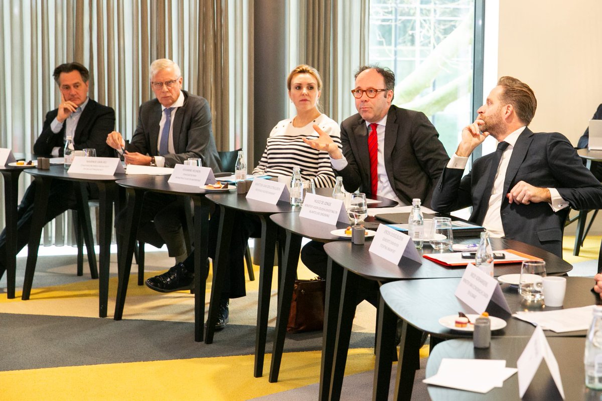 Brainport #InBrabant is essentieel voor onze welvaart, veiligheid en strategische autonomie. Goed om <a href="/MinisterEZK/">Minister EZ</a>, <a href="/markharbers/">Mark Harbers</a>, <a href="/vivianneheijnen/">Vivianne Heijnen</a>, <a href="/hugodejonge/">Hugo de Jonge</a> en @StasFB te zien bij een bezoek om verder te praten over de opgaven die we oppakken, nu en in de toekomst!