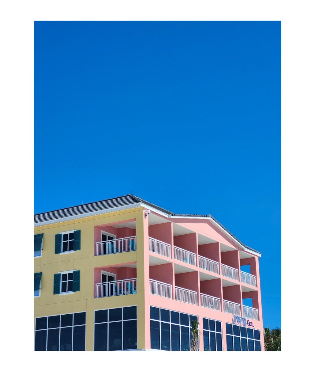 ShadowRex13's tweet image. 2/7/24

📷: Samsung Galaxy s23 
📍 Fort Myers Beach, FL
📎 Instagram.com/ShadowRex13
📎 Vero.co/Shadowrex13

—
#fortmyersbeach #Photographylovers
#Photography #Florida #Beach #BeachColors #building #yellowpinkblue #instagram #Vero #Samsungphotography