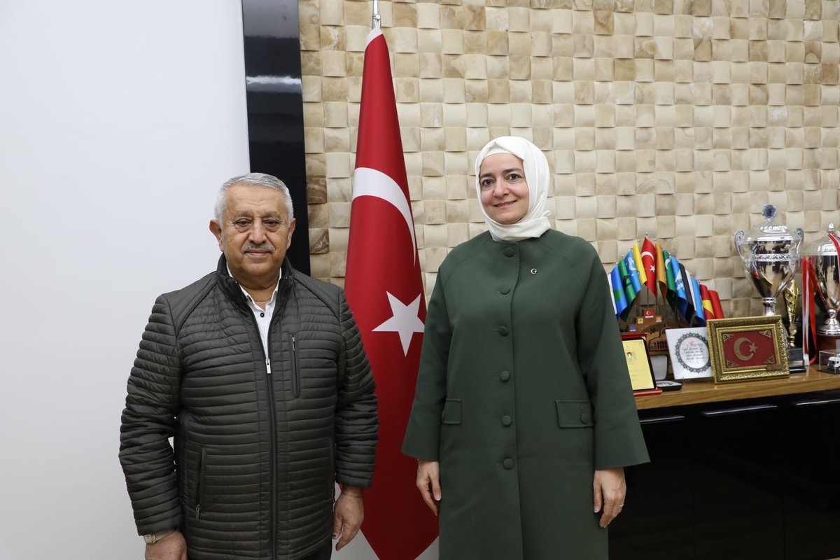 AK Parti Genel Başkan Yardımcımız ve Sosyal Politikalar Başkanımız Dr. Fatma Betül Sayan Kaya ile Başkan Yardımcımız Dr. Hakkı Öztürk'ü belediyemizde misafir ettik. 

Nazik ziyaretlerinden dolayı teşekkür ediyorum.