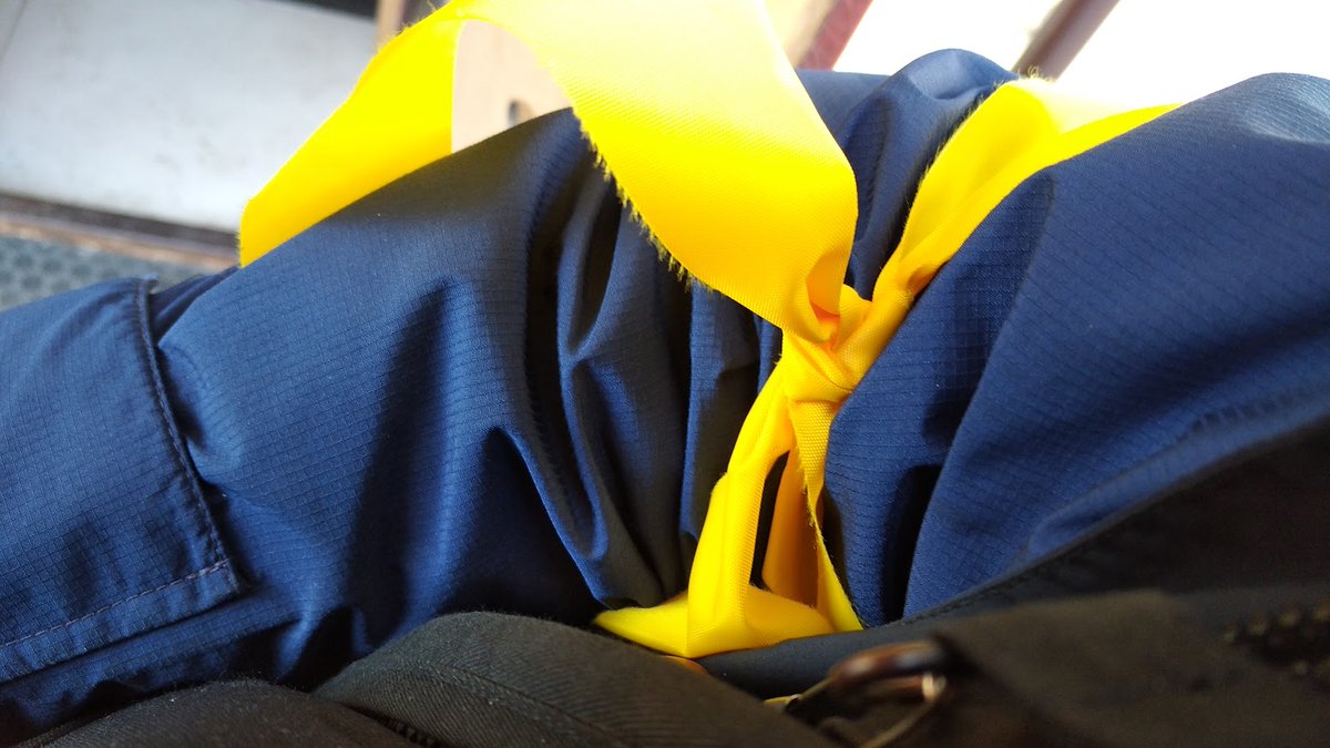 #2yearsago  2 роки тому 28 лютого 2022 року на моїй руці з'явилася жовта стрічка...