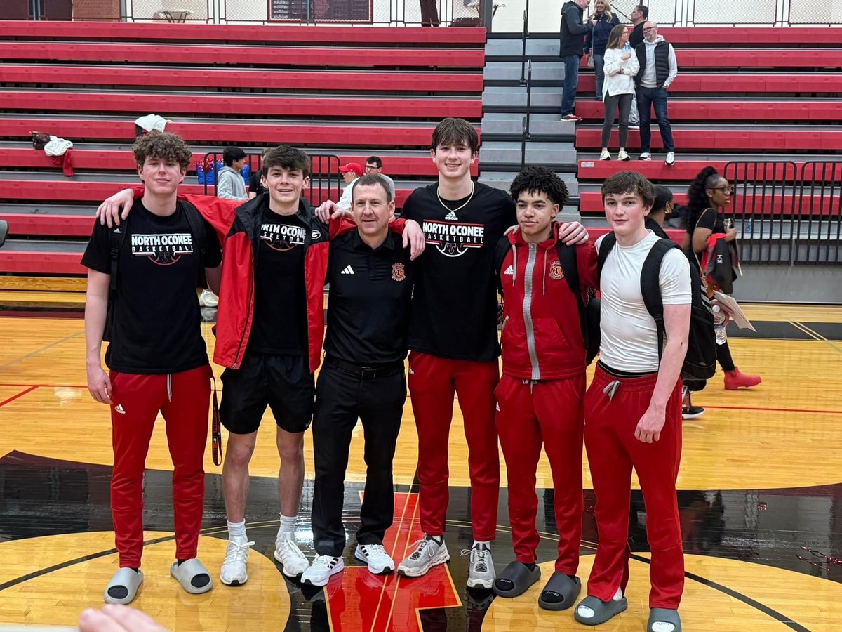 So proud of these 5 awesome senior Titans. Amazing class of guys on and off the court! 28-3 Final Four, Region Champions, and we’re not done yet! 
<a href="/chasescott_05/">Chase Scott</a> <a href="/ByrdCarter0/">ByrdCarter</a> <a href="/EvanCMontgomery/">Evan Montgomery</a> <a href="/JustinPayne2024/">Justin Payne</a> <a href="/ShepThompson1/">Sheperd Thompson</a>