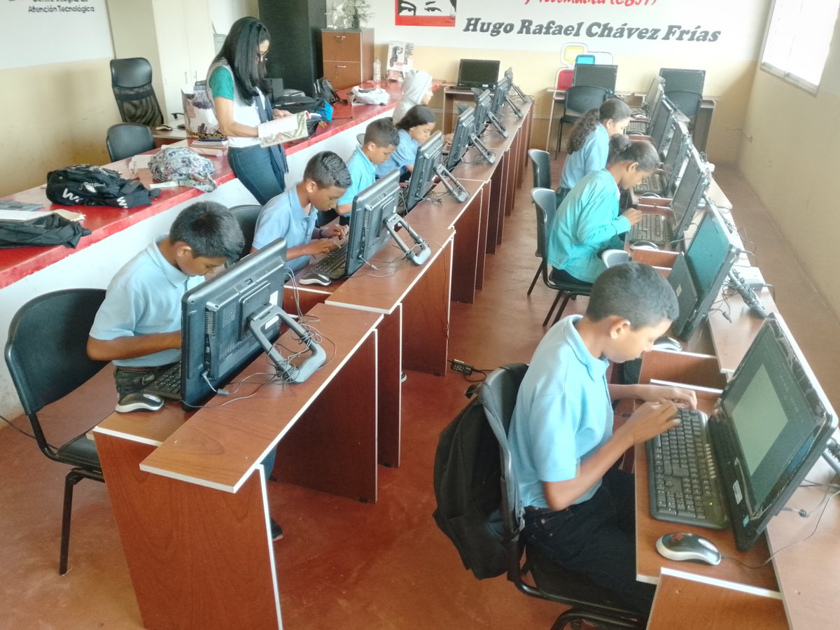 #29FEB24 4to Encuentro de Formación a estudiantes de 1er año del L.B Hugo Chávez Frías, en el uso de las TICL "Manejo del editor de texto libre office writer #SomosFundabit