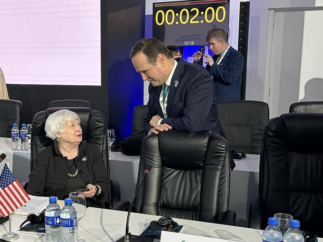 Após o encontro no Eurogrupo em outubro foi bom reencontrar a Secretária do Tesouro, Janet Yellen, agora em São Paulo no #G20Brasil. Portugal e Estados Unidos estão alinhados no objetivo de encontrar soluções para uma tributação mais justa das empresas a nível global.