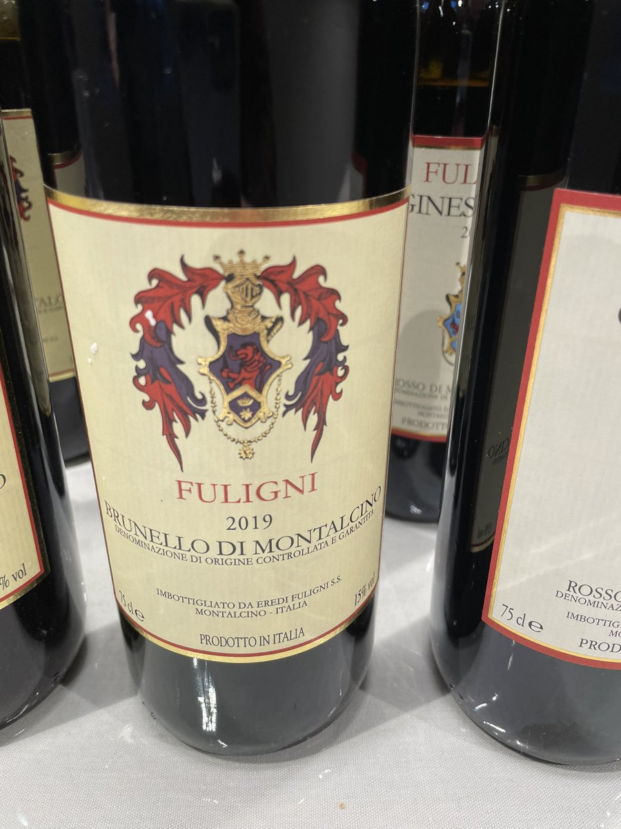 RobBrown714's tweet image. Grand afternoon of Tirol to Toe c/o @LeaandSandeman
Some lovely unbeatable value Puglia fruit bombs from #cantinedefalco 
2 standout reds @LMacchiole Paleo and #fuligni Brunello -  breathtaking poise and how good is 2019! . Sent on our way with #cantinedei vin santo . Luscious.
