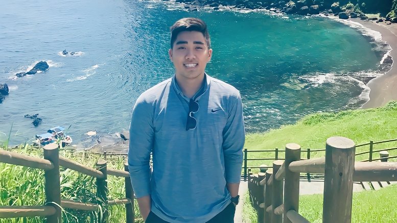 Weinberg College at Northwestern (@weinbergcollege) on Twitter photo Daniel Kim ’20 finds a career inspired by his life experiences through <a href="/NorthwesternU/">Northwestern</a>'s Chicago Field Studies, where students get guidance on choosing internships based on their passions and values and succeeding in the professional world.
Meet Daniel: wcas.nu/4bXZImE Daniel Kim ’20 finds a career inspired by his life experiences through <a href="/NorthwesternU/">Northwestern</a>'s Chicago Field Studies, where students get guidance on choosing internships based on their passions and values and succeeding in the professional world.
Meet Daniel: wcas.nu/4bXZImE