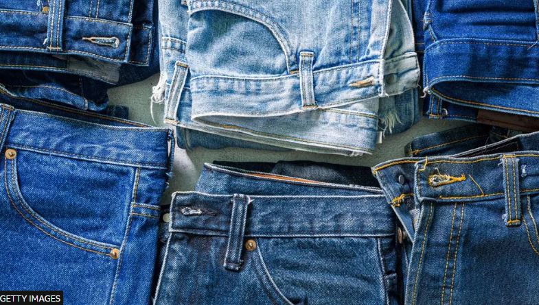 Could there be a greener way to dye jeans that omits many of the harsh chemicals? bbc.co.uk/newsround/6842…