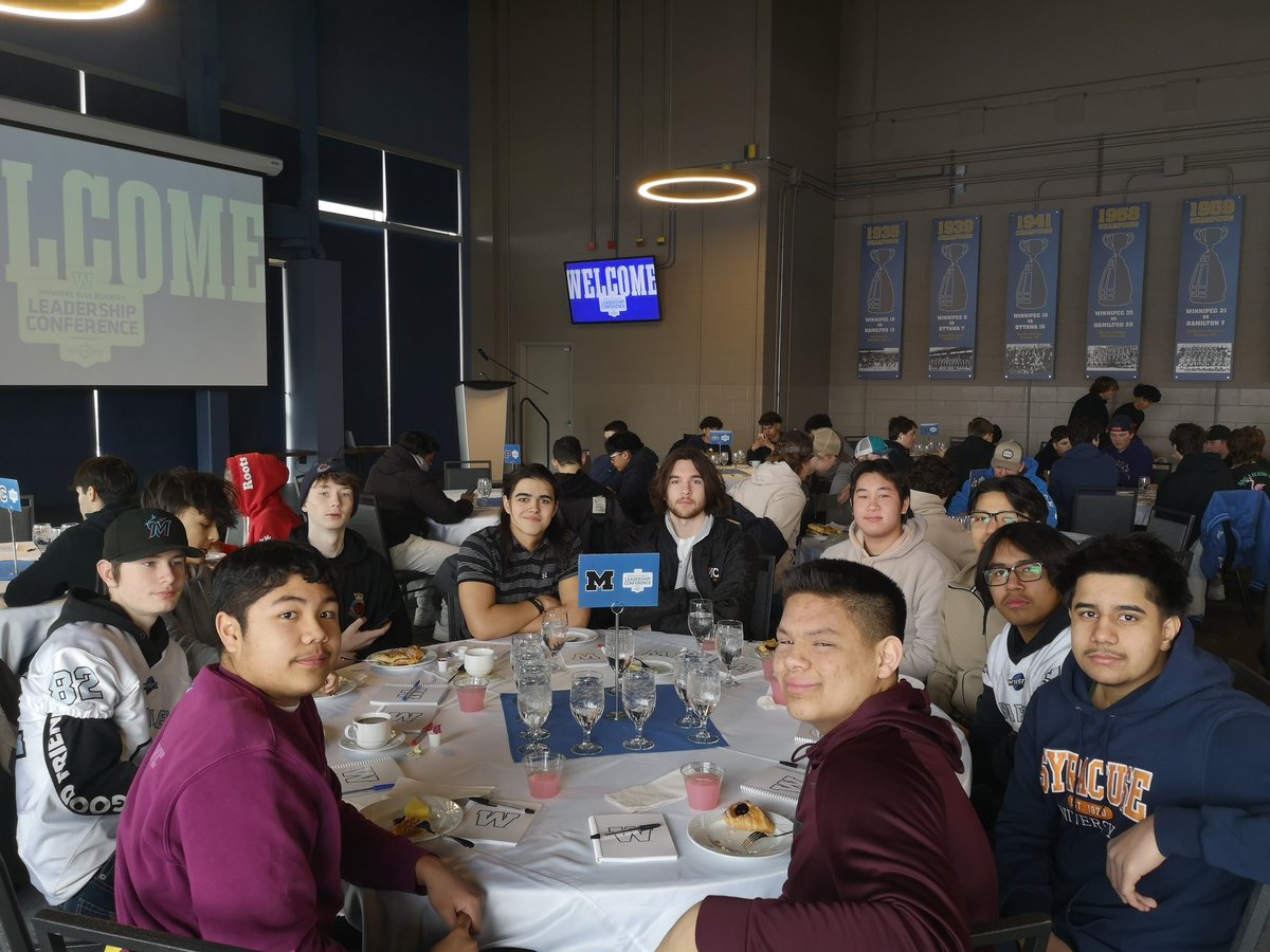 _MaplesFootball's tweet image. Thanks @Wpg_BlueBombers for hosting  today's leadership conference! #forthew