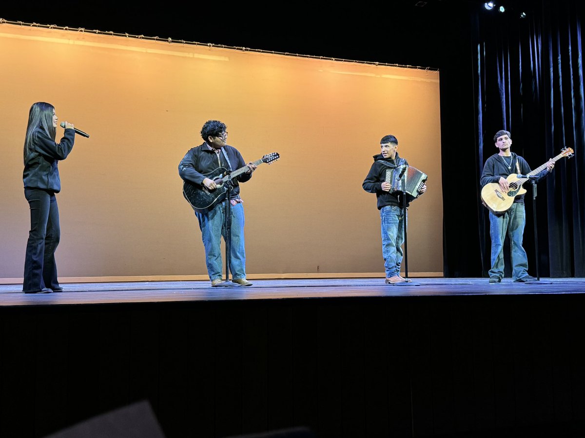 West Aurora 129 World Languages tweet media