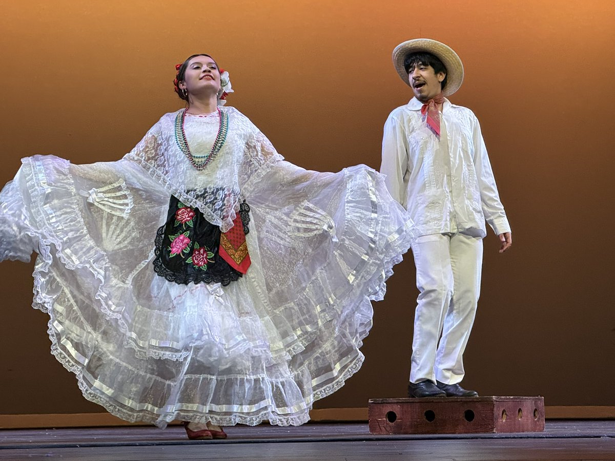 West Aurora 129 World Languages tweet media