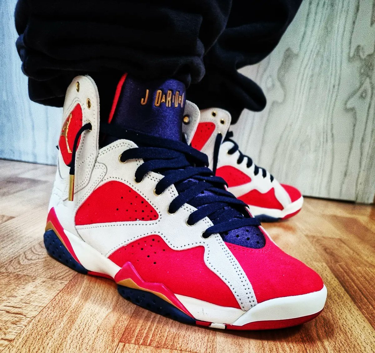 ⚠️TODAYKICKS⚠️

🔴JORDAN 7 TROPHY ROOM🟡

Lace Swap Fam?

#snkrskickcheck #kotd  #snkrsliveheatingup #yoursneakersaredope #photooftheday #Jordans #PhotographyIsArt #nike #photography #JMillzChallenge #Jordan7 #sneakerhead #Sneakers #SneakerScouts #trophyroom