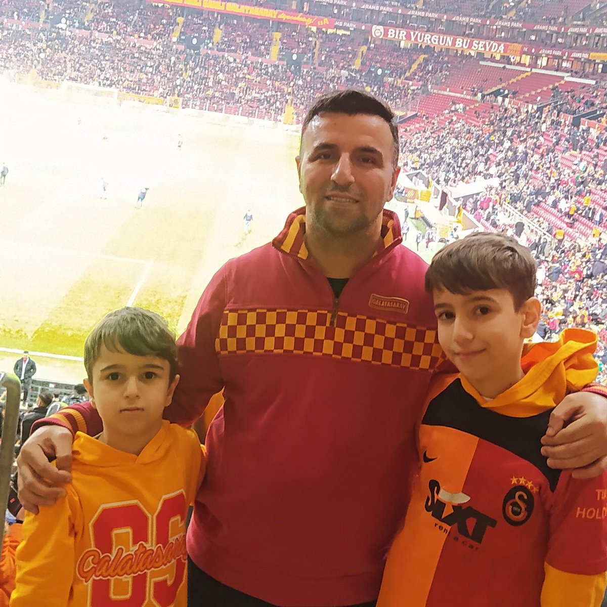Kejiro1905's tweet photo. @siyahalpacino Biletini devretmek isteyen vars oğlum ile maça gitmek istiyorum https://t.co/4VTSLLDOvX