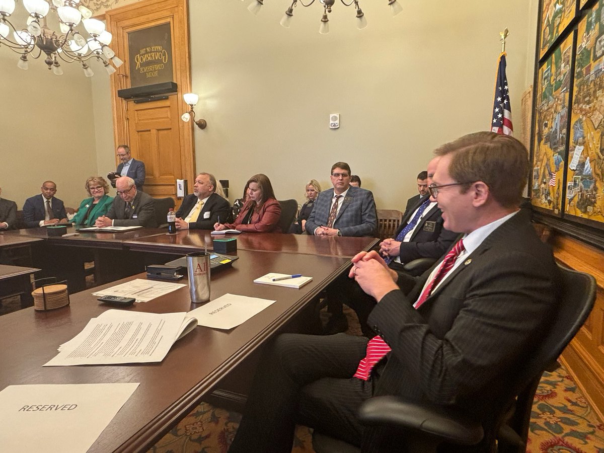 Had the opportunity to sit down with @ChamberWichita during their legislative day at the Capitol this week. Great discussion on the economic growth in Wichita and across the state, along with how we can support this momentum during this session and beyond.