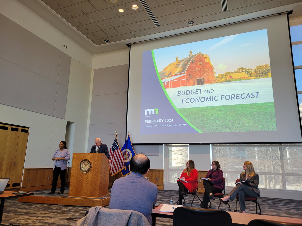 At the February budget briefing, @GovTimWalz notes that the economy is 'humming along' & that MNans are benefiting from DFL policies. 'It's morning in Minnesota,' he says. #mnleg