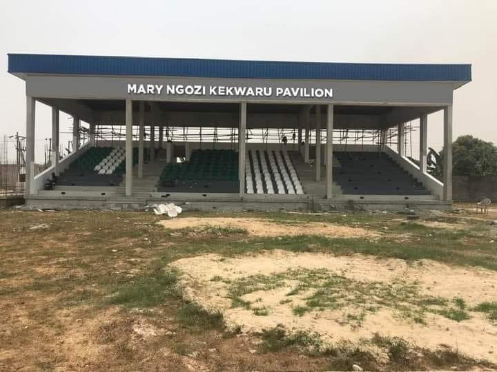 DAMIADENUGA's tweet photo. Ngozi, the lady Davido gave $10k, has commissioned the building Emuoha Local Government, Rivers State named after her today. Congratulations https://t.co/Hgo5TpWMEb