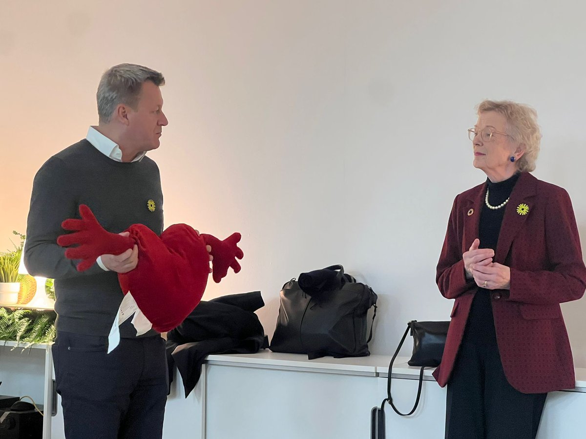 projdandelion's tweet photo. 📸: Dandelion #JesperBrodin of @thebteamhq and @IKEAUK emphasizes that Project Dandelion is women-led, not women only. 

Pictured here with Co-Founder #MaryRobinson at #UNGA with his daughter, and again during their visit to the @IKEAIE location.

#IAmaDandelion https://t.co/eXdUFodCwm