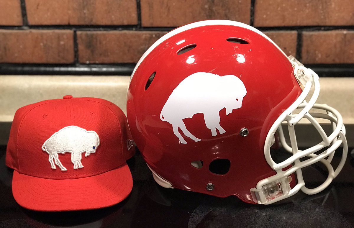 Jarrod247BF's tweet image. #BillsMafia

I put this helmet together to match my hat…

Thoughts?

@foucha_jr @FB_Helmet_Guy @BillsHelmetBar @HelmetAddict #customminihelmets #customfootballhelmets