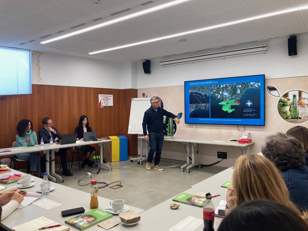 Ayer, nuestro presidente, Juan Antonio López Jaime, presentó al Comité Asesor del programa ‘Mares Circulares’ de <a href="/CocaColaEP_es/">Coca-Cola EP Iberia</a>  el informe #BosquesSumergidos (lo puedes ver aquí bit.ly/431DWKG ) Este programa demuestra que con las alianzas se llega mucho más lejos.