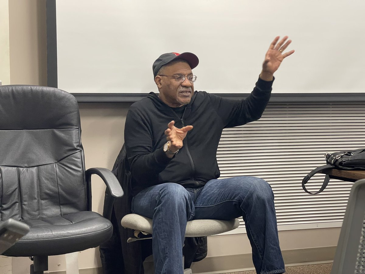 When your mentor visits your class to speak to your students. The great @kwamedawes is in Mississippi State University. There is a public reading later in the evening. More details in a minute.