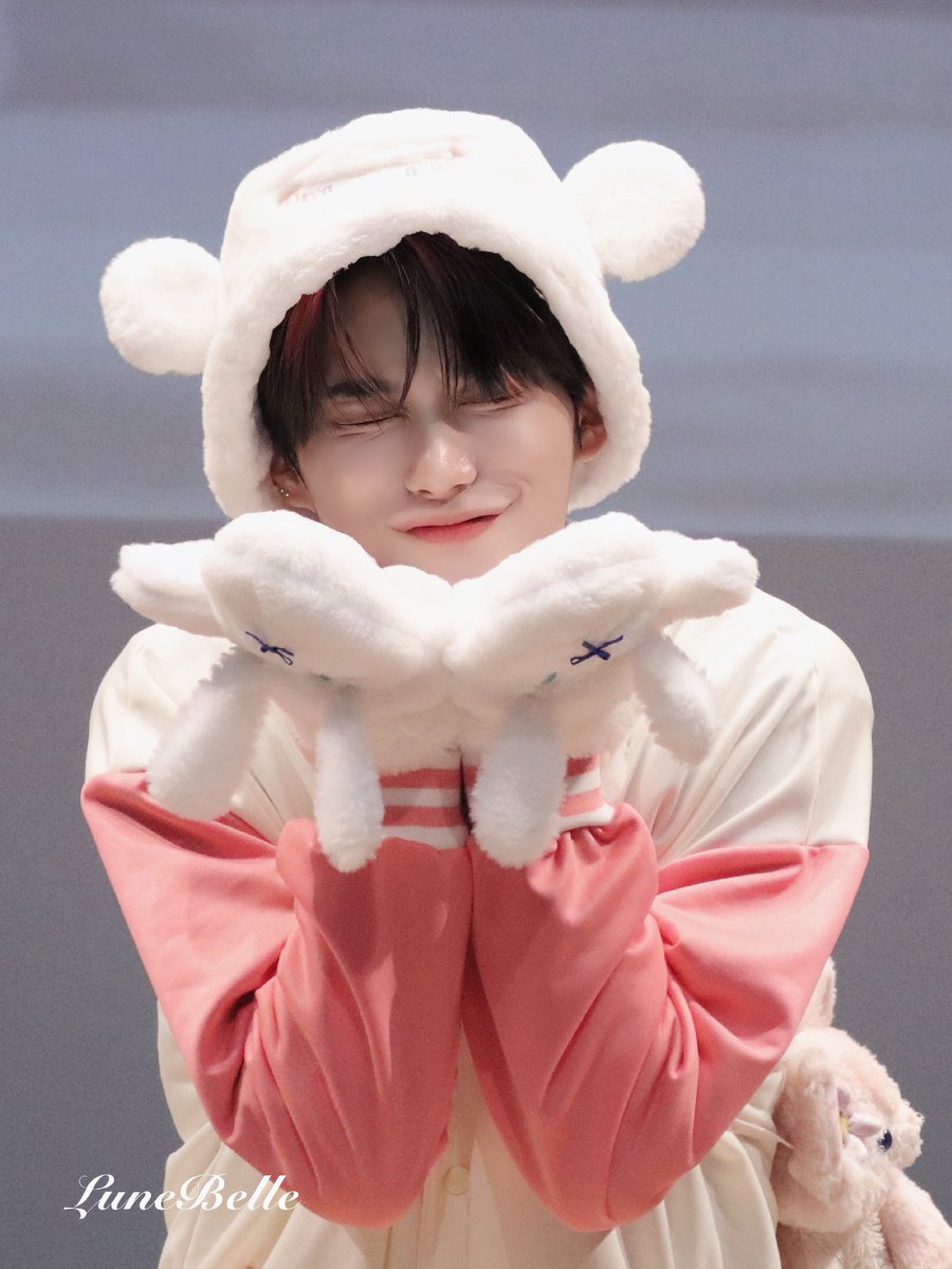 Lunebelle___'s tweet image. 생일축하해🎂💐

#박한빈 #PARKHANBIN
#MarchBloomsWithHanbin
#사계절_빛나는_한빈이_생축