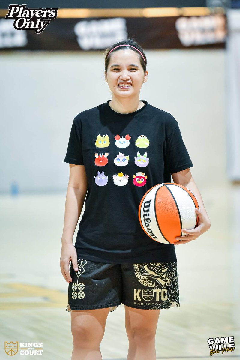 CaraCuteGames's tweet photo. Playing 🏀 with my #AxieMerch. Still waiting for my @AxieInfinity code merch. I'm still playing Axie Origins casually. 🫶 https://t.co/C881CXPuAw