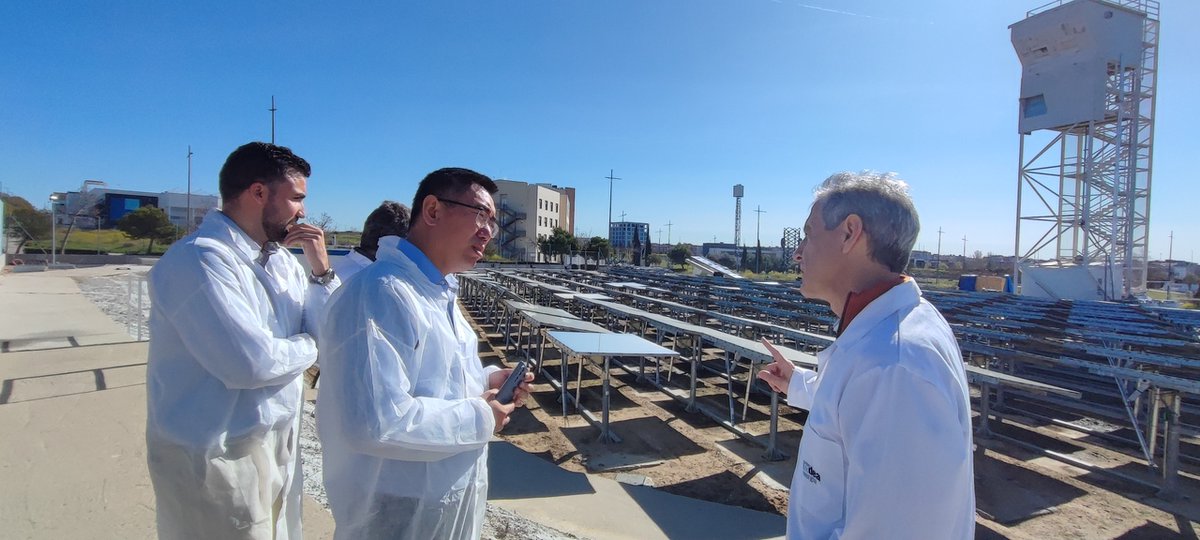 IMDEA_Energia's tweet photo. Esta semana hemos recibido la visita de la compañía @ChinaThreeGorge que ha conocido las instalaciones científicas de @EcpuEnergy y @HighTProcesses para explorar oportunidades de cooperación en el desarrollo de energías renovables. https://t.co/rdBbBc5yDD