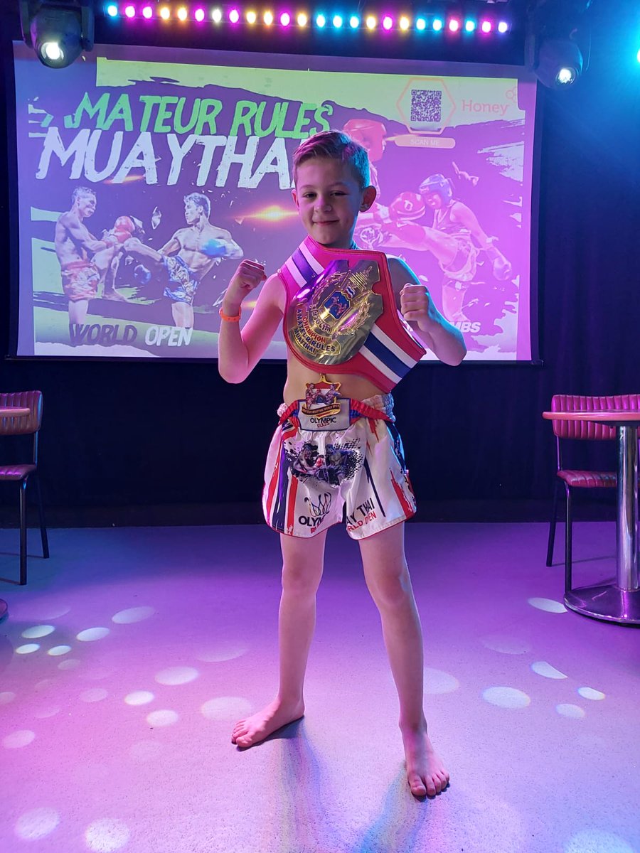 HartestSquirrel's tweet photo. Introducing our very own Charlie Jenkins - amateur Muaythai world open 35kg world champion 📷
Charlie travelled to Gt Yarmouth this weekend and competed in the  9 years M 34.0-35.0kg category.
We are all very proud of him! Well done Charlie 📷📷
@HartestPrimary https://t.co/7HsehMnqJc
