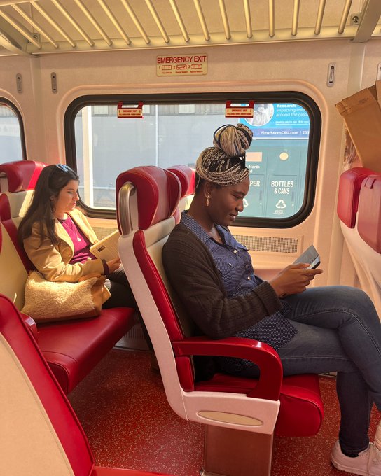 CTrides's tweet image. A good book + comfortable seats = the perfect ride! 😌📖🚂
 
#TransitIsAtrip #SustainableLiving #TakeTransit #CTrides #ClimateAction