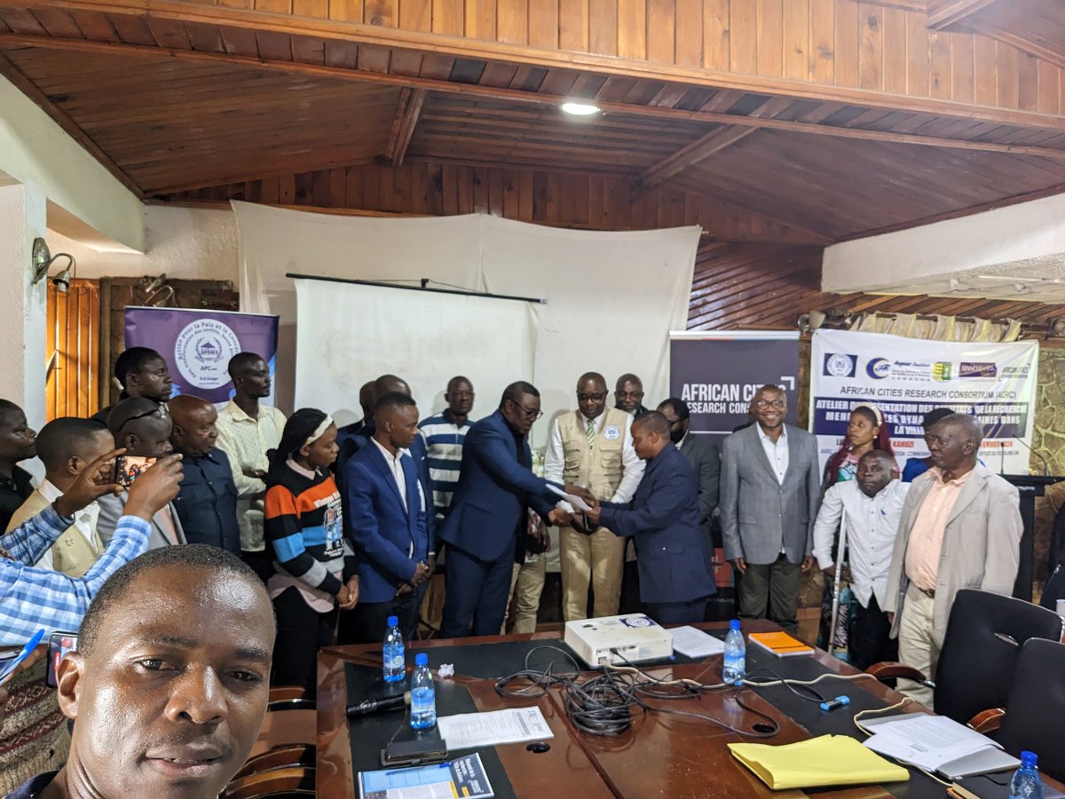 #ACRC: Validation des résultats de recherche sur les #Dynamiques_urbaines par les autorités provinciales. Le dvpmnt est une affaire de tous. Un plaisir d'avoir contribué à cette étude.<a href="/AngazaInstitute/">Angaza Institute</a> <a href="/AfricanCities_/">African Cities Research Consortium</a> @DianaMitlin <a href="/EmeryMudinga/">Dr. Emery Mudinga</a> @UrbanAfricaAC <a href="/PolepolePat/">Patient M. Polepole 🇨🇩 🕊️</a> <a href="/AlendaJ/">Juju 🔻🟥✊</a>
