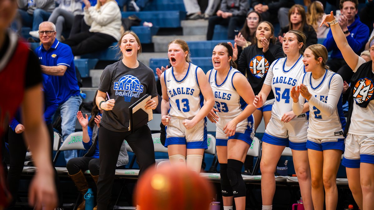 Moving on, the @girls_gvhoops take down the @THSLadyPats and advance in Dist. play. The @GVHSEagles are a very well balanced team, will be fun to see how far they go. @GVHSActivities @AlthausEJC