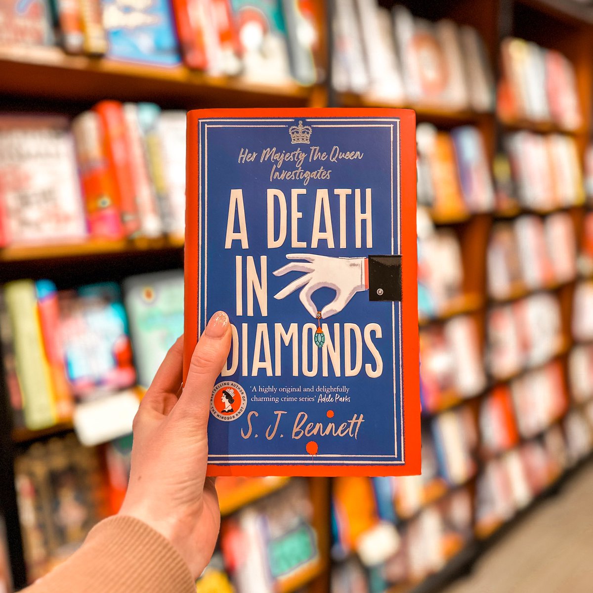 WStonesNorthal's tweet photo. Her Majesty the Queen Investigates is back! 💎
A Death in Diamonds is the incredible fourth book in S.J. Bennett’s charming cosy crime series and it’s available now!
#bookstagram #waterstonesnorthallerton #northallerton #bookshop #lovenorthallerton #waterstones #sjbennett https://t.co/1PuOIjaRIj
