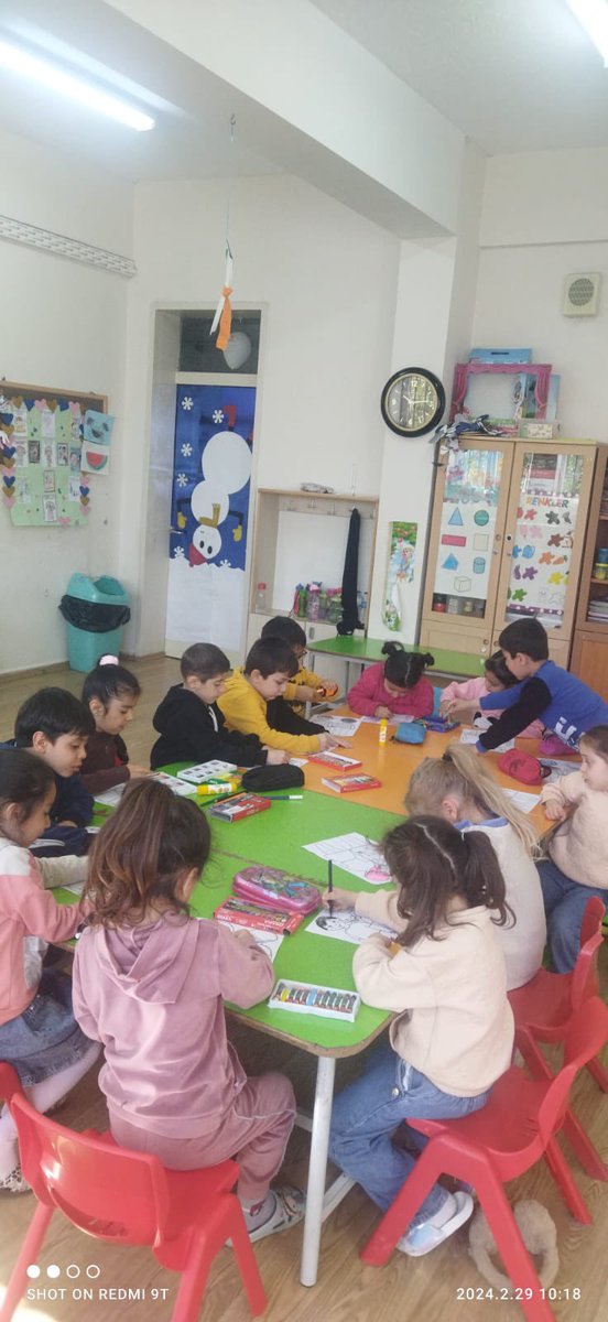 Hamravatanaokul's tweet photo. Hamravat anaokulu çocukları bugün rehber öğretmenimizin desteğiyle mahremiyet eğitimi kapsamında çalışmalarını gerçekleştirdiler.

@yenisehirmem16 https://t.co/fVrBy8ZS5W
