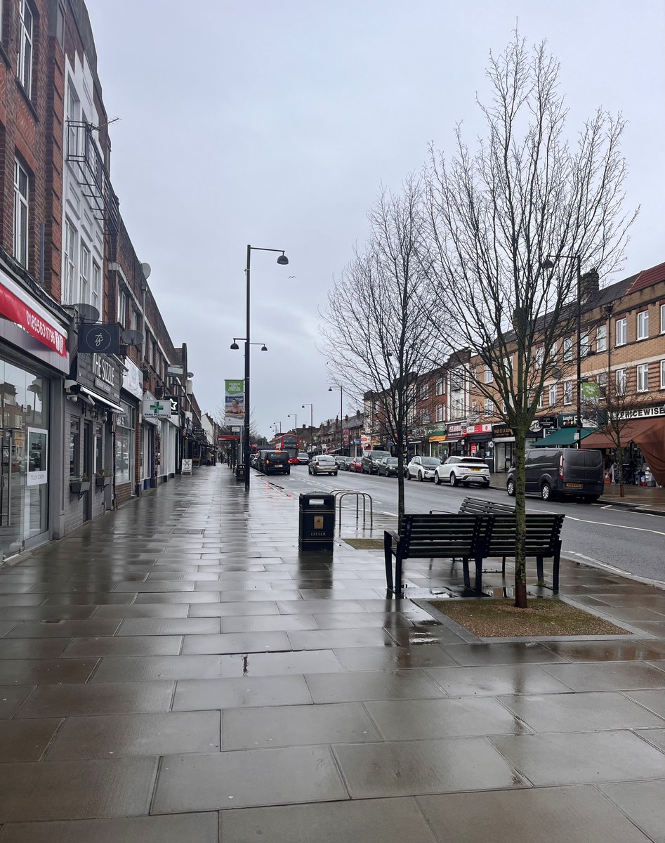 Ruislip Manor SNT Officers carried out reassurance patrols in Manor high street #staysafe #mylocalmet