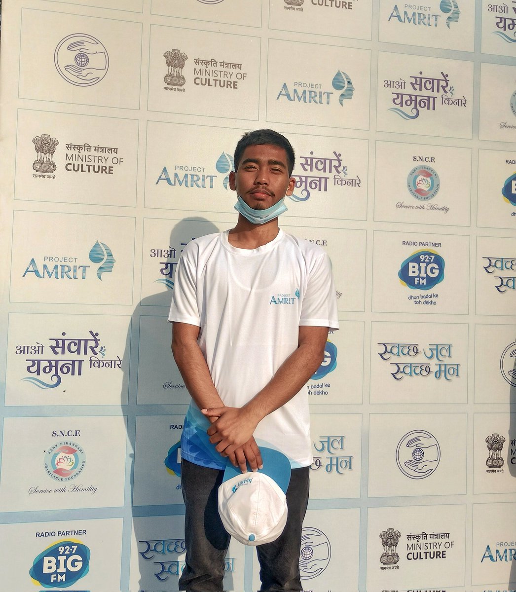 AryanSinghThapa's tweet photo. Under #Projectamrit cleaned Yamuna bank near Chath Ghat, ITO with @adityamainwall https://t.co/5bzOSVwv0a