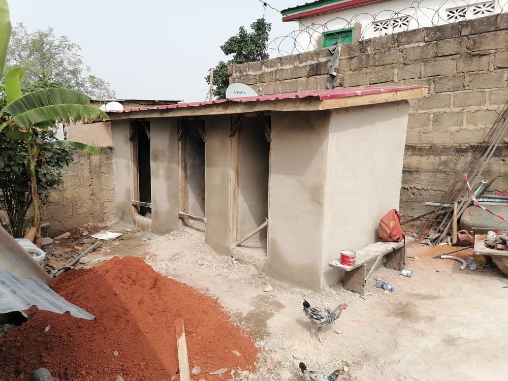 SDGLocalAction's tweet photo. #Kumasi city has built 11 toilets and 2 bathrooms for six houses in Moshie Zongo as part of the pilot phase of the “Kumasi revolving fund sanitation project.”
The project aims to construct 915 toilets in total.
Read more https://t.co/6mu9uFpQE7
#Sanitationsolution https://t.co/kYtW931tzW