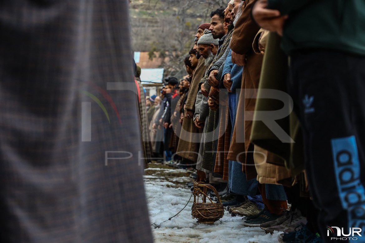 Pictures from #Handwara where a man allegedly killed his wife.