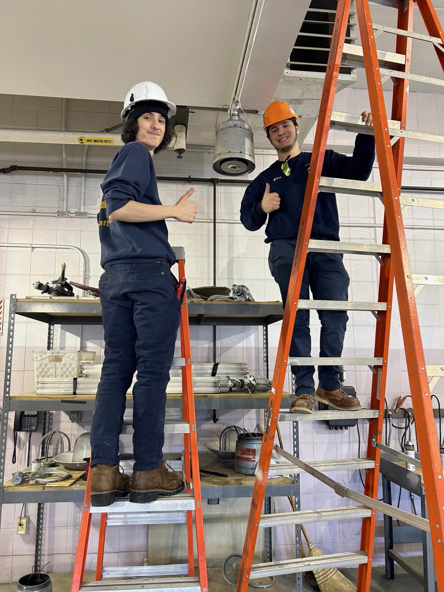 CTTechHS's tweet image. The Platt Tech #StudentWorkforce has started working in collaboration with Stratford School for #AviationMaintenance Technicians (SSAMT) to change out all lighting to LEDs within several classrooms. Once completed, the electrical consumption within SSAMT will be reduced by ~50%!