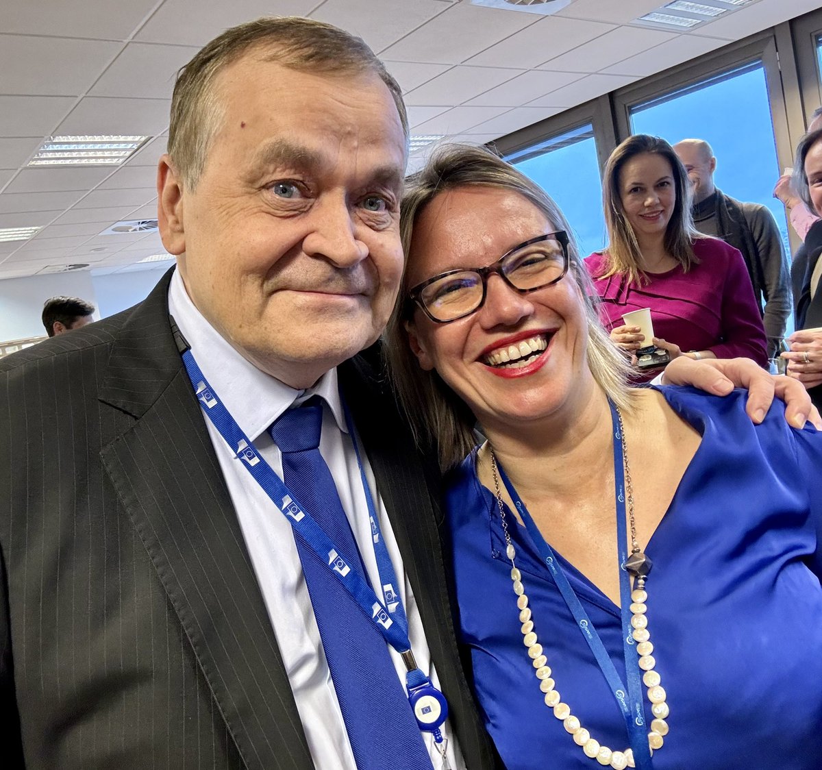 I am extremely proud to see @evy_papantoniou join the @MargSchinas team   Evi's dynamism and determination have made a significant impact on 🇪🇺space industry and on @defis_eu   Congrats to @DespinaSpanou for your excellent recruitment! καλό κουράγιο !