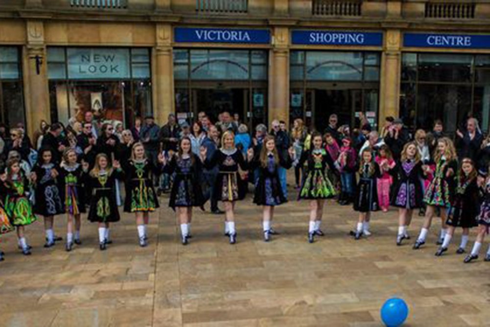 🇮🇪🎶 Ready to dance the Irish jig? Join us this Sun 17 March to celebrate 25 years of the St. Patrick’s Day Parade in #Leeds! Enjoy toe-tapping performances by Sean Harrington, Luke Flear, the Leeds Irish Choir & Joyce O’Donnell school of dance💃 #StPatricksDayLeeds