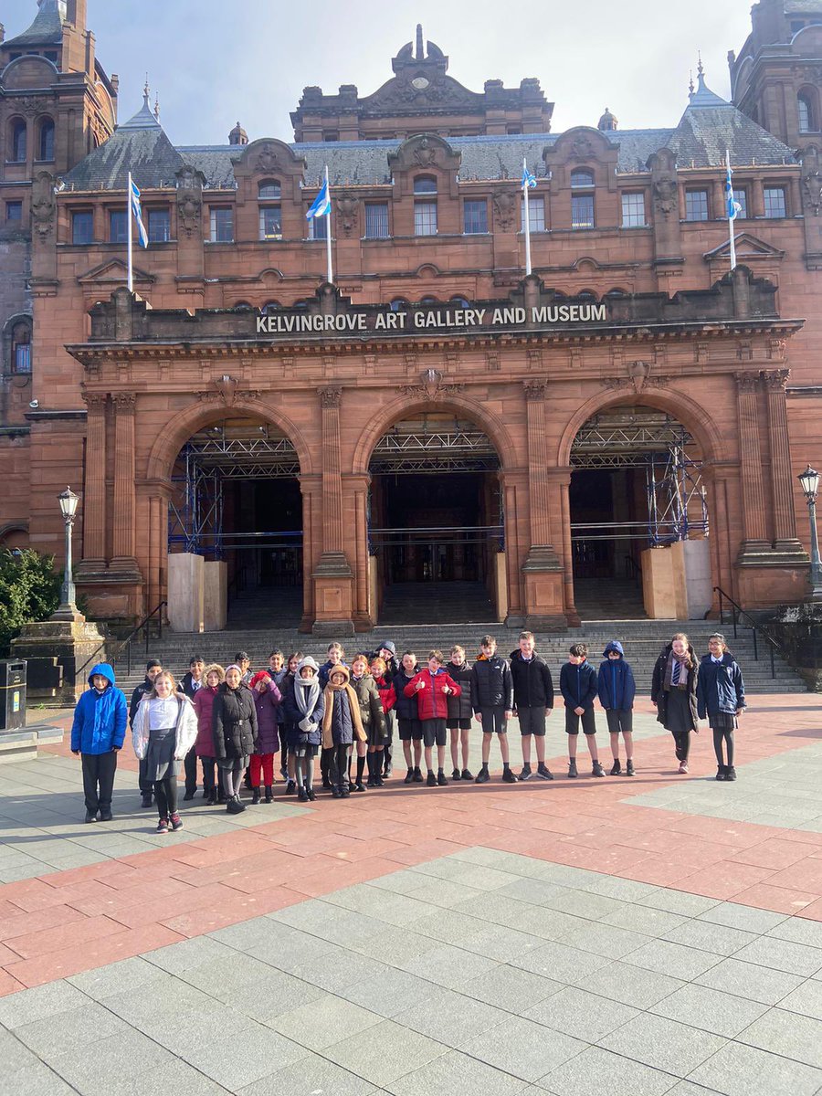 P6.23 had an amazing trip visiting Kelvingrove Museum to take part in the ‘GlaswegAsians” exhibition and a tour about Pakistan and Force K6 who were a part of the The British Indian Army in WWI and WWII. Thank you to Anna from @KelvingroveArt for your brilliant tour!