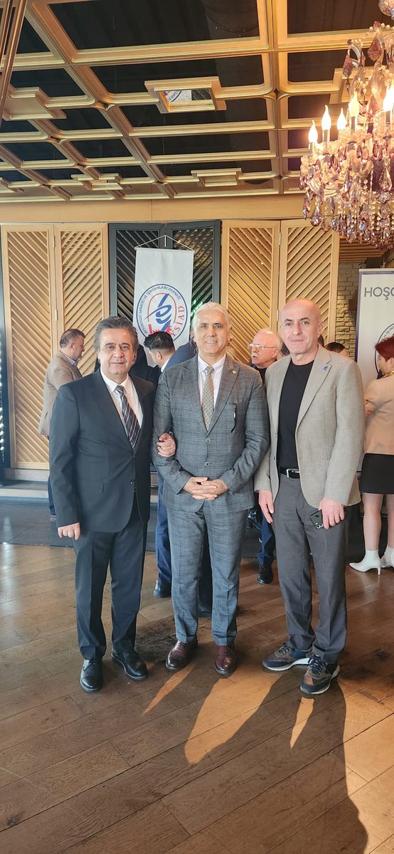 Gelecek Partisi İstanbul Siyasi İşler Başkanı Sn Bülent Tatlısöz’le ilk tanışmamızda dost olmak çok hoş bir duygu.
Aynı anda Birlikteyiz sözü çok değerli oldu
En kısa görüşmek üzere  dost <a href="/BulentTatlisoz/">Bülent Tatlısöz</a> 
<a href="/alibabacan/">Ali Babacan</a> <a href="/Ahmet_Davutoglu/">Ahmet Davutoğlu</a> <a href="/avidrissahin/">Av. İdris Şahin</a> <a href="/A_HakanAgaoglu/">Ali Hakan Ağaoğlu</a> <a href="/Mustafa42621867/">Mustafa Yayla</a>