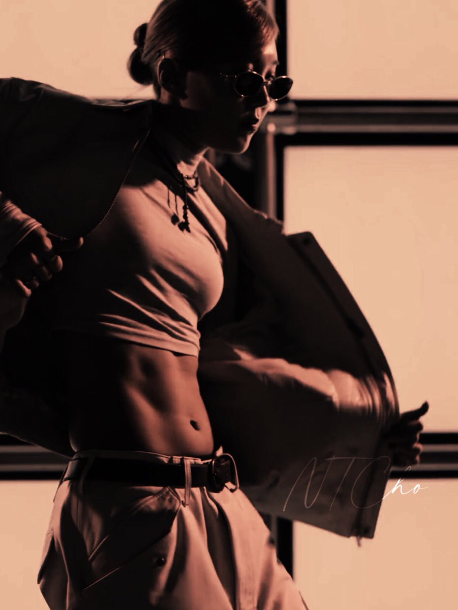 ㅤ

     ❨ 달 천사 、  ✧ #NEOZUKI ❩  ──   ❛  gaya  gaya  kasi  ako  eh。 ❜

the   face.。                       |   the   body。

ㅤ