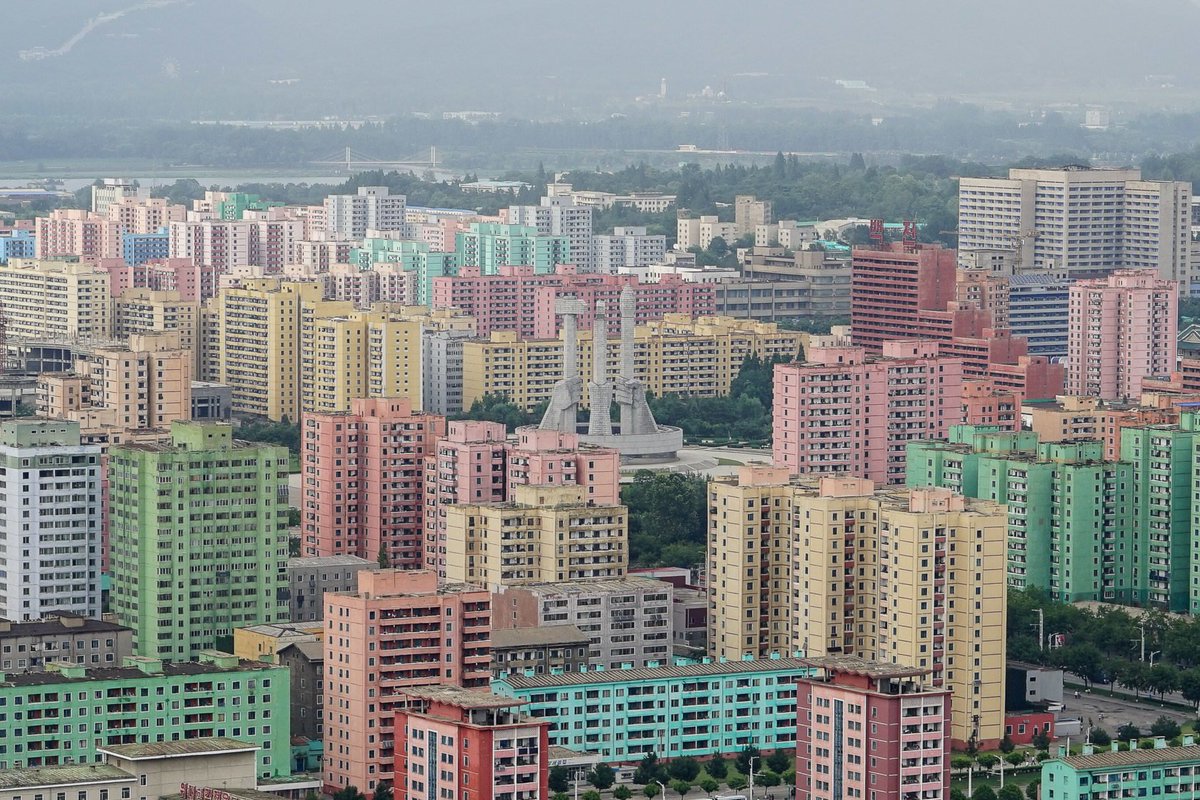 AntoineDeliere's tweet photo. @Paris2024 @SOLIDEO_JOP @jeuxolympiques @Olympics @EquipeFRA @seinesaintdenis Pomper l'architecture de Pyongyang, fallait oser... https://t.co/ft8ItyKBBF