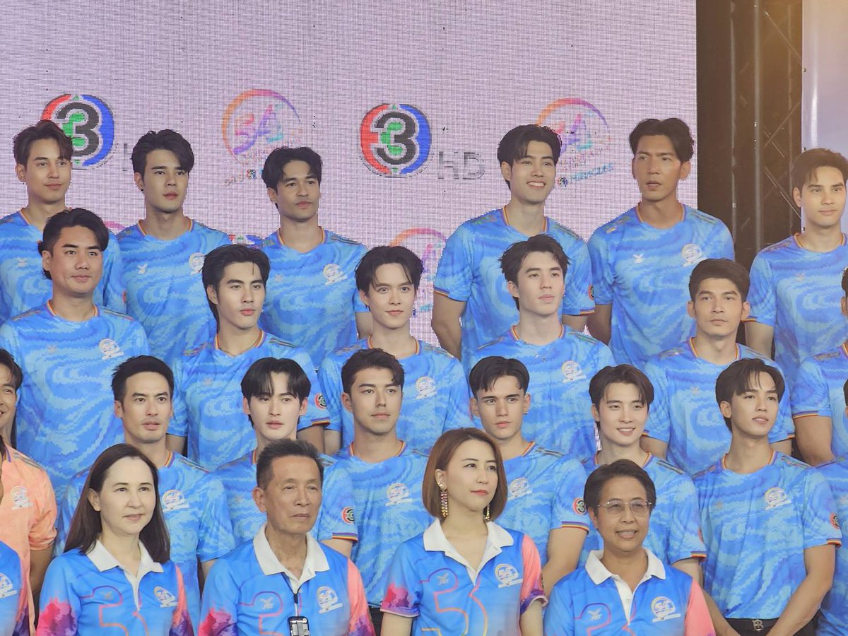 ✨ ผลการจับสลากแบ่งทีมงาน #แถลงข่าวฟุตบอล54ปีช่อง3 
#54ปี3Miracles

💧 #สีฟ้า
กัปตันทีม : บอย ปกรณ์ / กัปตันทีมรุ่นเล็ก : เก้า นพเก้า
ผู้จัดการทีม : แอน ทองประสม
ผู้รักษาประตู : แก๊ป จักริน, ป๊อก โฆษวิส
ผู้เล่นทีมสีฟ้า : โป๊ป ธนวรรธน์, มีน พีรวิชญ์, ป๊อบ ฐากูร, เพ้นท์ กฤตกานต์,