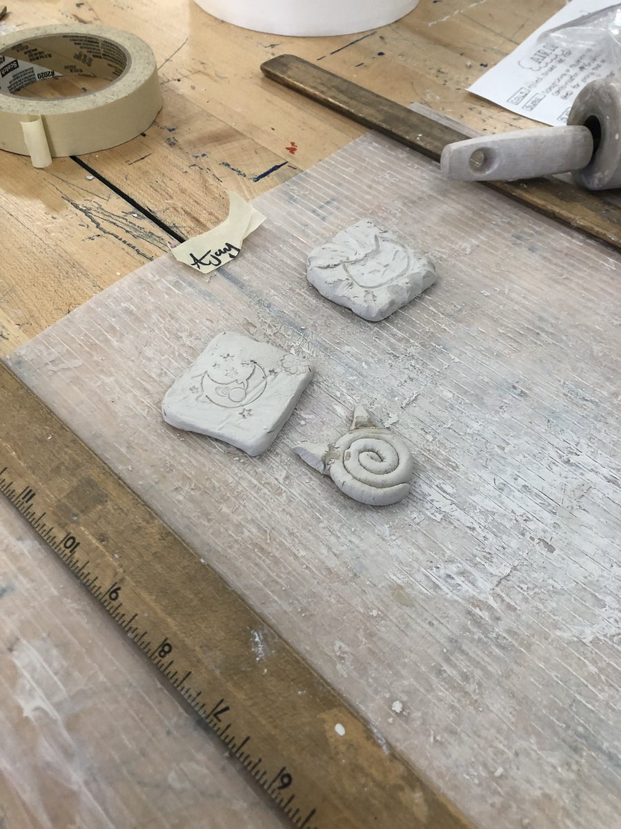 BittersKayleigh's tweet photo. Clay Day! Making magnets to teach basic clay skills and get warmed up! #wawmproud @DottkePBL #artclass https://t.co/0ULzrIQ1jK