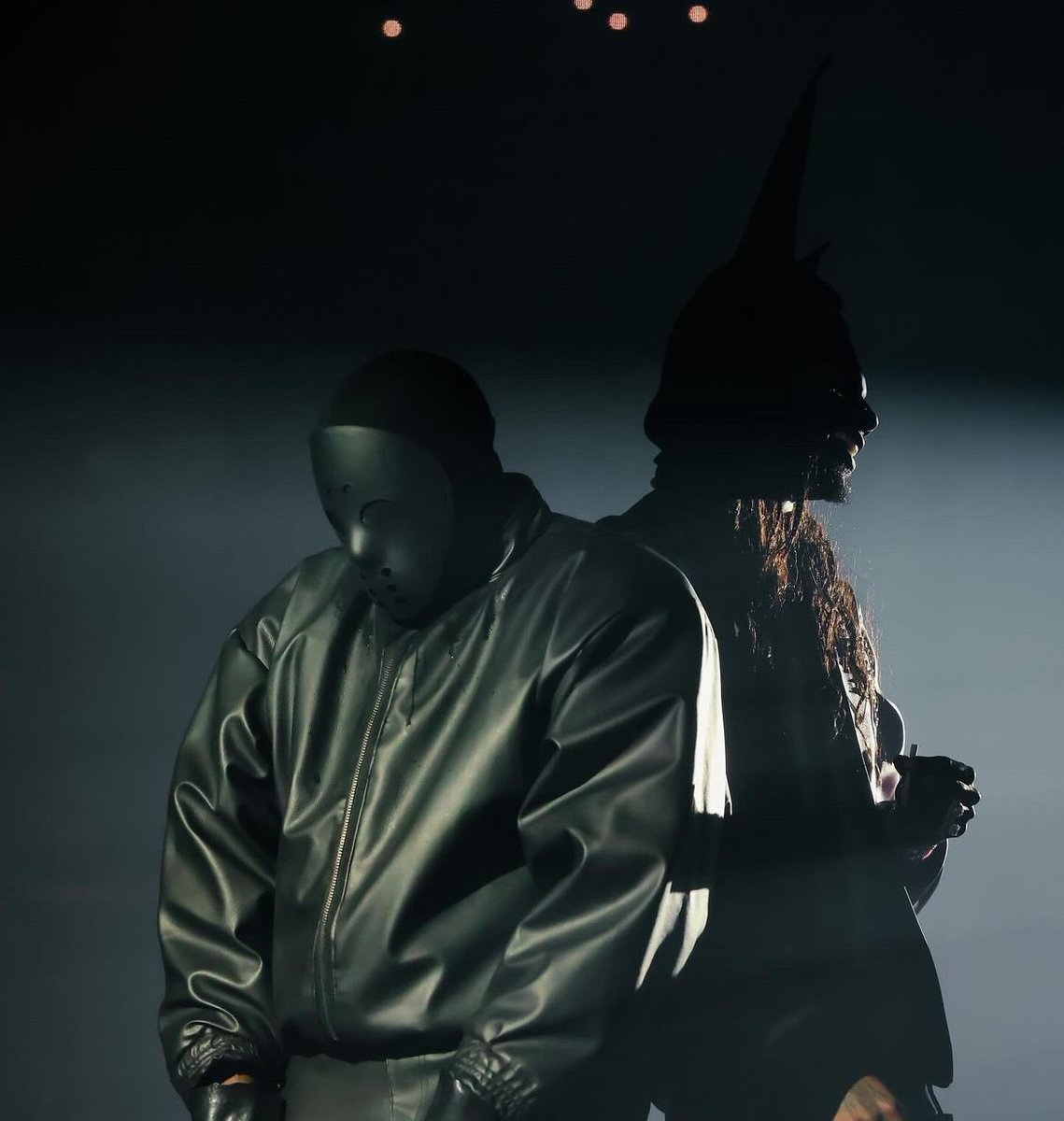 HipHopAllDay's tweet image. 'CARNIVAL' is now challenging for #1 on the charts next week, currently trailing Beyonce by only a small margin 😳🔥

It could be Ye's first number one in 17 years and Playboi Carti &amp;amp; Rich The Kid's first EVER.