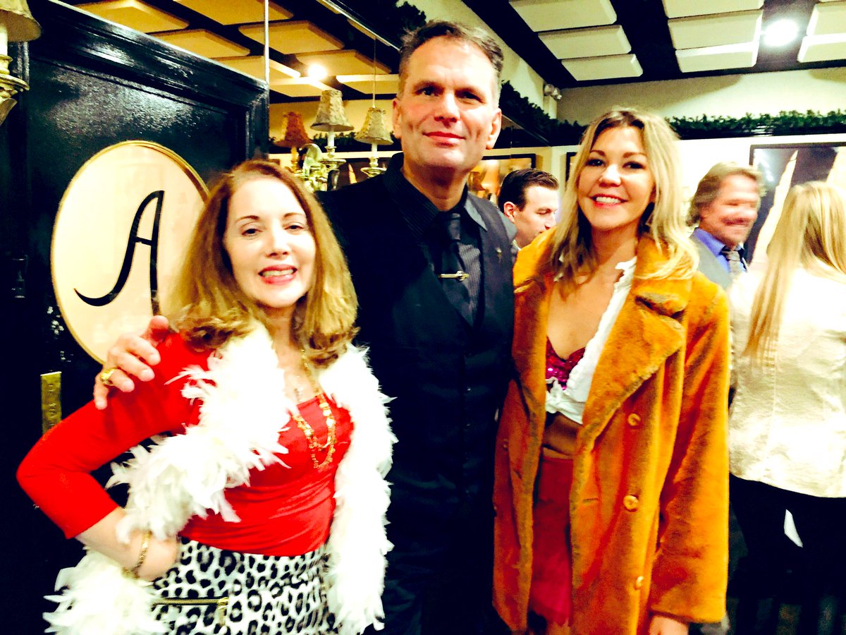 TommyBayiokos's tweet photo. Throwback Thursday with my castmates Kimberly Magness (Today Show) & Joann Cassone from βMurdered By The Mobββ¦..β¨π¬β¨ #ThrowbackThursday #OffBroadway #Castmates #CastEnsemble #TBay https://t.co/K8m4NBRJGt