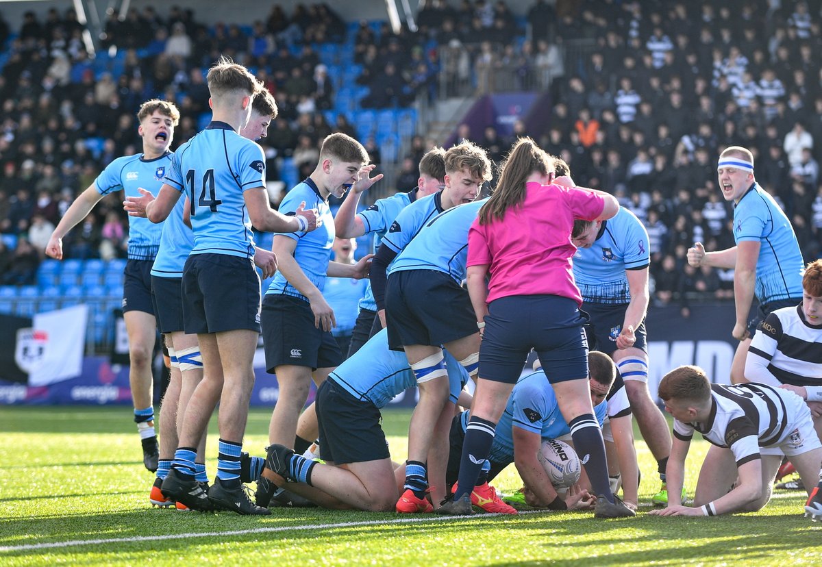 🕐 𝗙𝘂𝗹𝗹-𝗧𝗶𝗺𝗲 St Michael's College 35-24 Belvedere College St Michael's have booked the final spot in the @BankofIreland Leinster Schools Junior Cup Semi-Finals after a cracker in #EnergiaPark. 🔥 #FromTheGroundUp #NeverStopCompeting