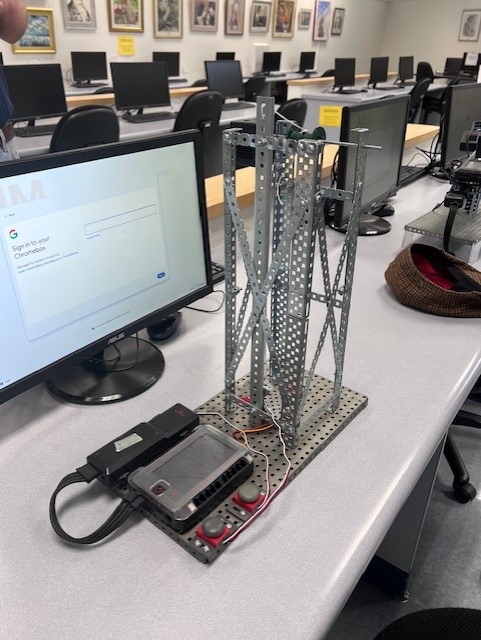 LMHSLibrary's tweet image. In the LMHS Library - PLTW Showcase today!! Introduction and displays of our amazing Engineering &amp;amp; Bio-Medical departments, showing and talking about their fields.  Go Mats!!