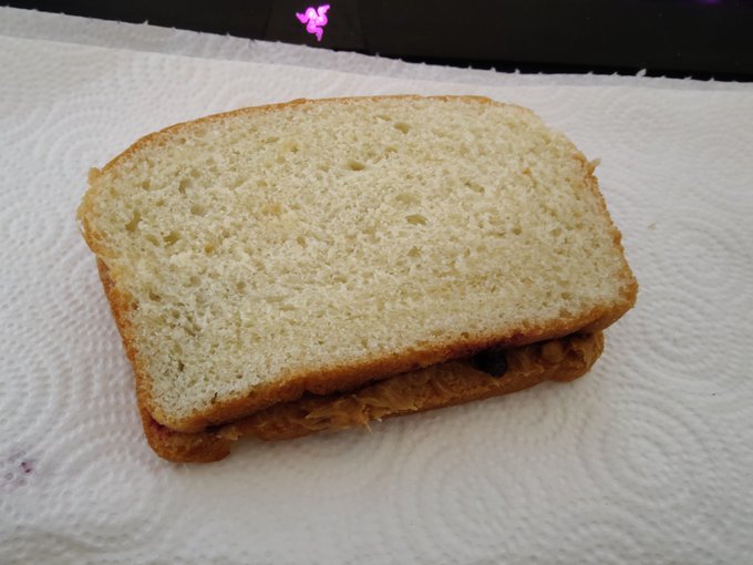 I made a PB&amp;J with homemade bread and jam.  (My mom made the bread and jam) https://t.co/QZqBk5FSFv<a href="/tag/pmc"class="tags"><span>#pmc</span></a>